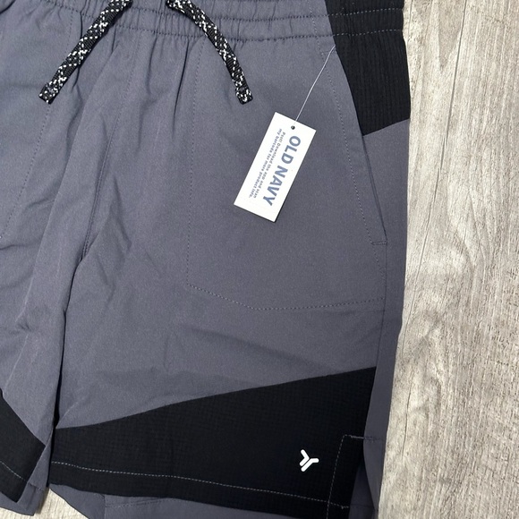 Boys Old Navy Basketball Youth Medium 8 Shorts Athletic Black Gray Active NWT - Picture 5 of 9